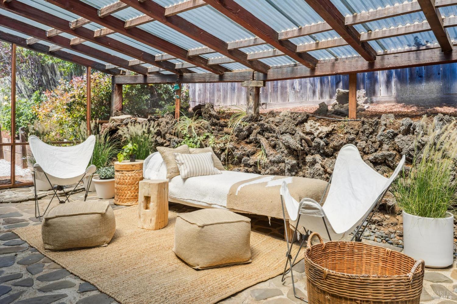 Detail Gallery Image 29 of 41 For 16 Marion Ct, Novato,  CA 94945 - 3 Beds | 1 Baths