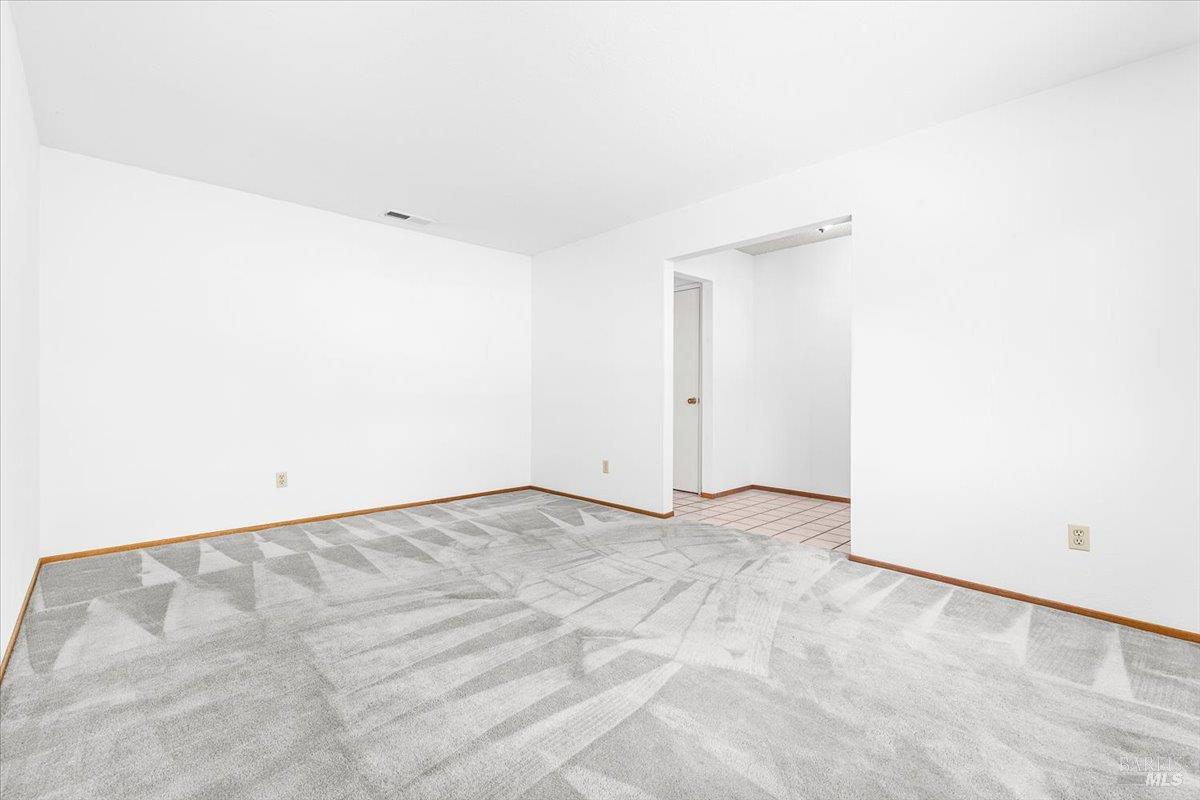 Detail Gallery Image 3 of 19 For 4910 Cheryl Ct, Santa Rosa,  CA 95409 - 3 Beds | 2 Baths