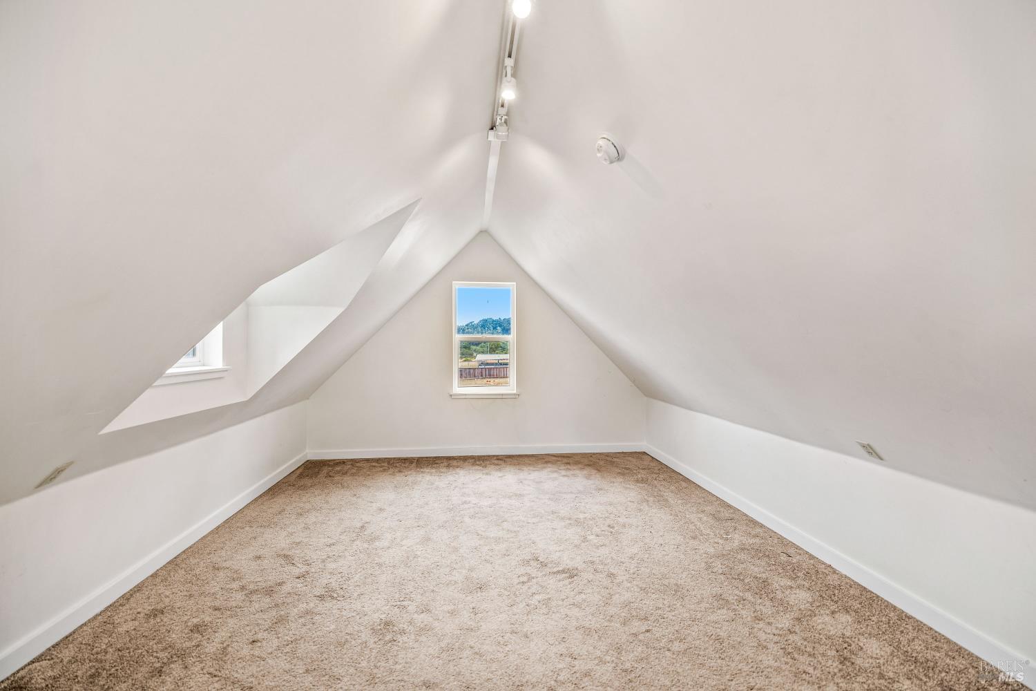 Detail Gallery Image 15 of 18 For 32500 Gibney Ln, Fort Bragg,  CA 95437 - 3 Beds | 3 Baths