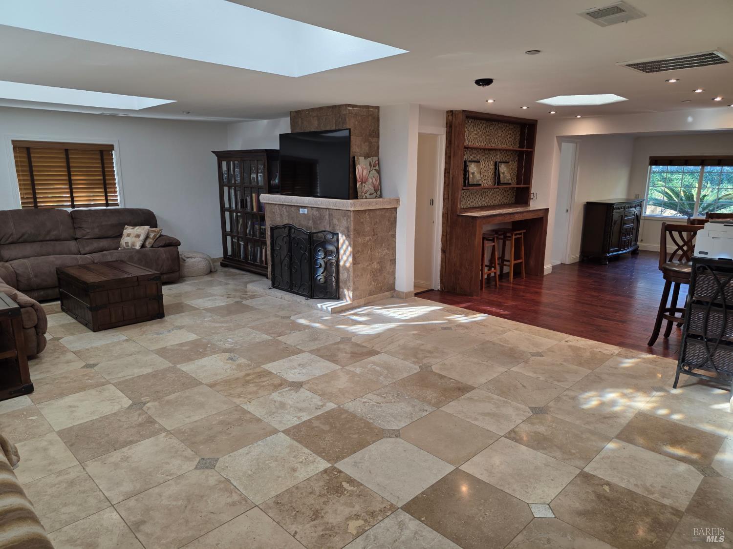 Detail Gallery Image 5 of 32 For 3606 Linda Vista Ave, Napa,  CA 94558 - 3 Beds | 2 Baths