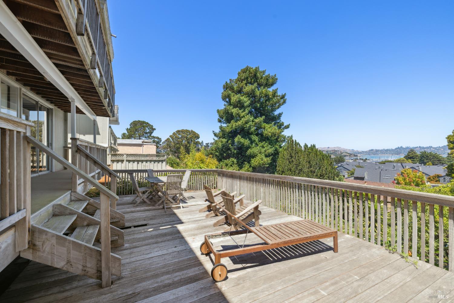 Detail Gallery Image 7 of 11 For 138 Buchanan Dr, Sausalito,  CA 94965 - – Beds | – Baths