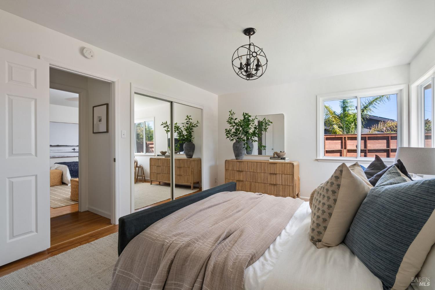 Detail Gallery Image 17 of 27 For 535 Tamarack Dr, San Rafael,  CA 94903 - 3 Beds | 2 Baths