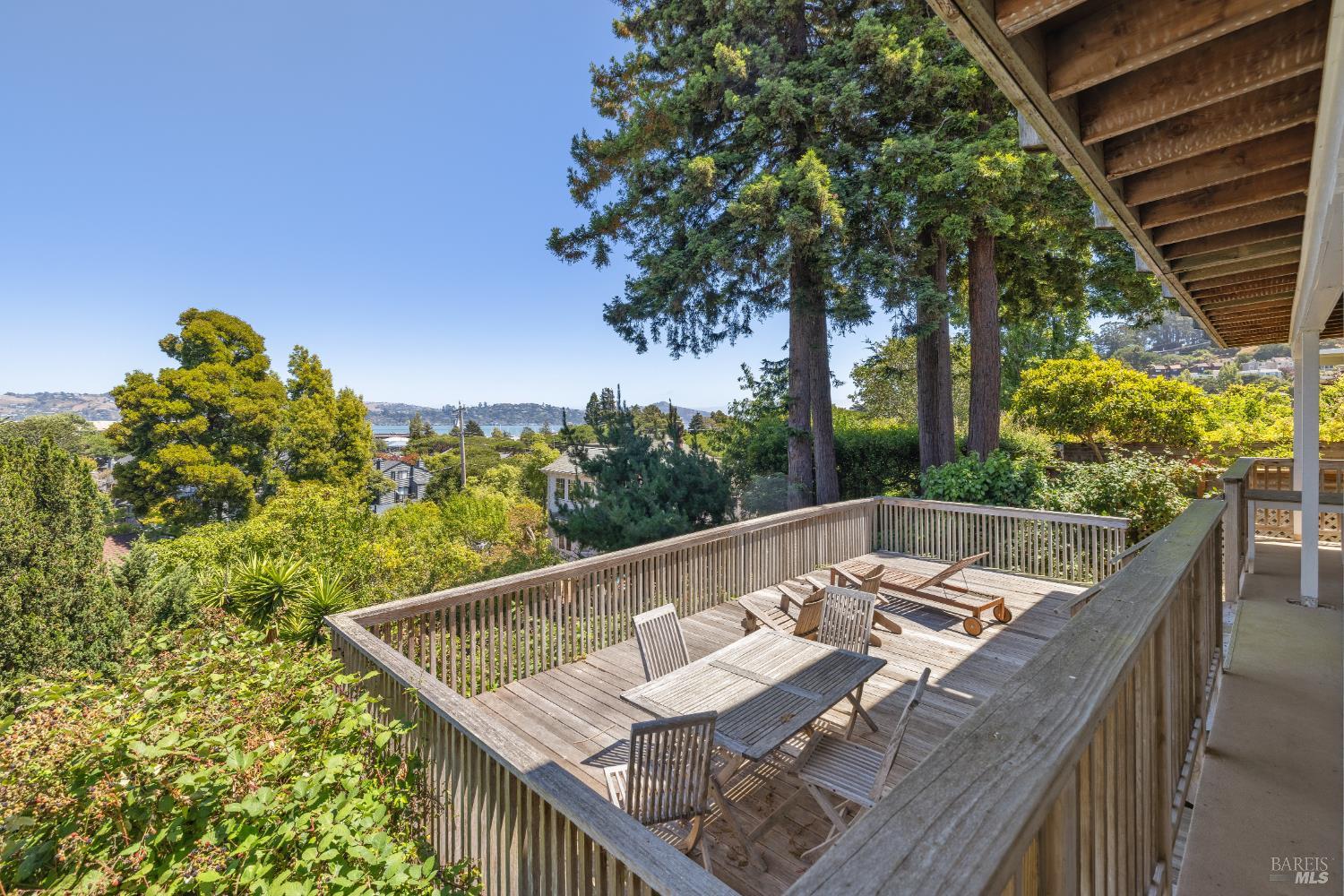Detail Gallery Image 6 of 11 For 138 Buchanan Dr, Sausalito,  CA 94965 - – Beds | – Baths