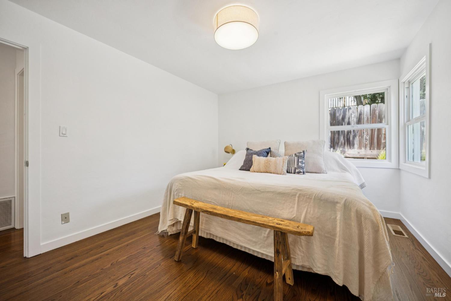 Detail Gallery Image 21 of 41 For 16 Marion Ct, Novato,  CA 94945 - 3 Beds | 1 Baths