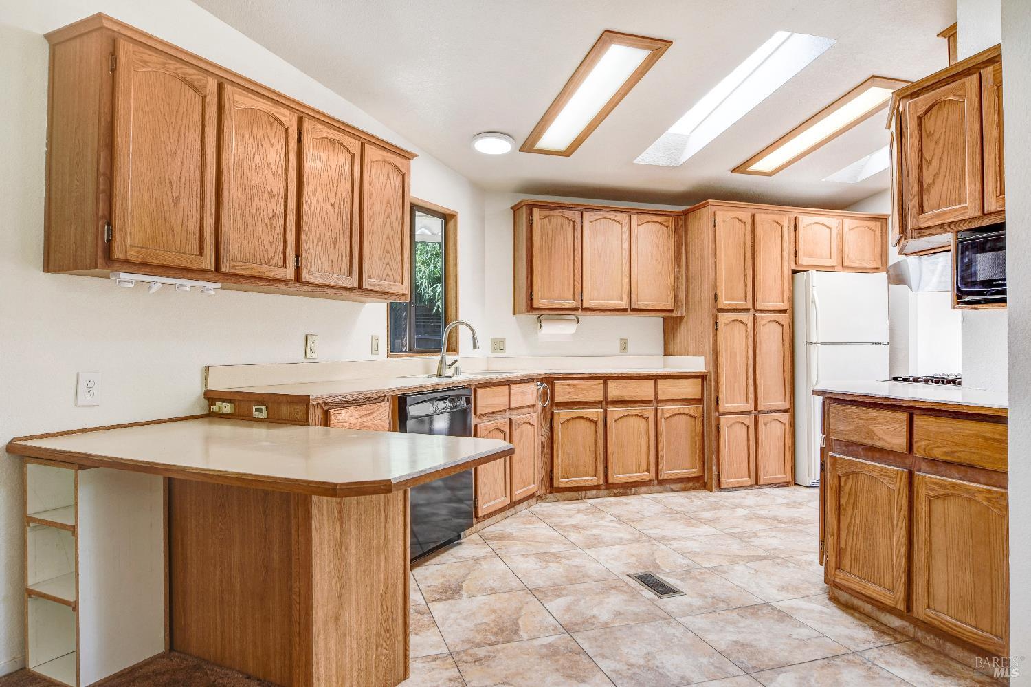 Detail Gallery Image 2 of 21 For 53 Guadalajara Dr, Sonoma,  CA 95476 - 2 Beds | 2 Baths