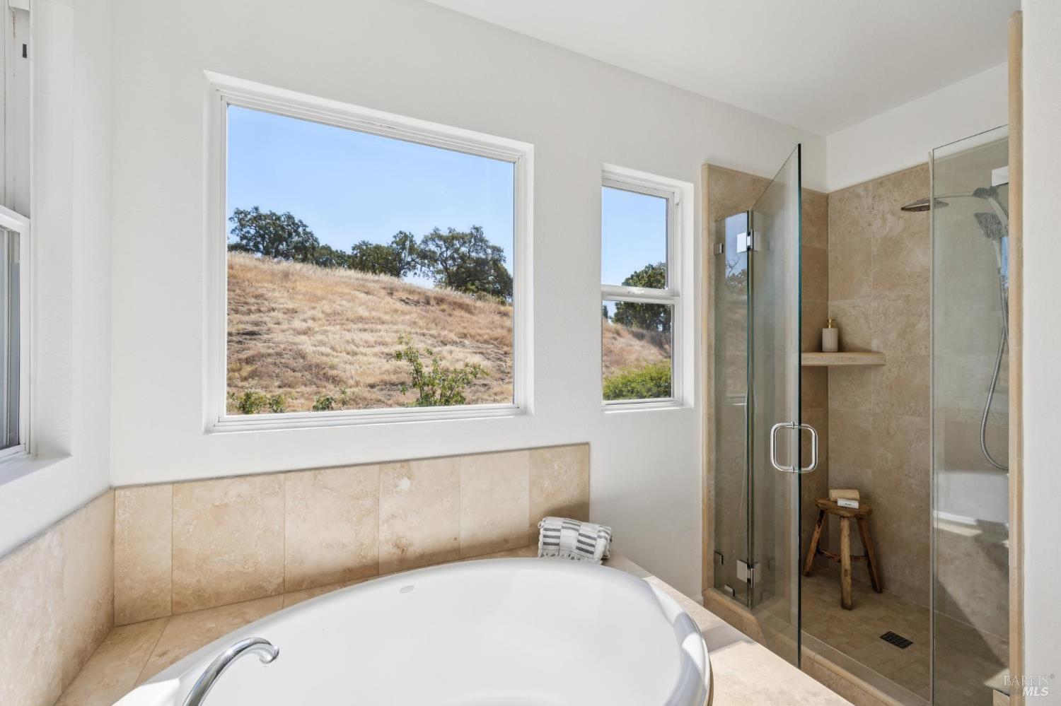 Detail Gallery Image 30 of 52 For 24 Sunny Cove Dr, Novato,  CA 94949 - 5 Beds | 3/1 Baths