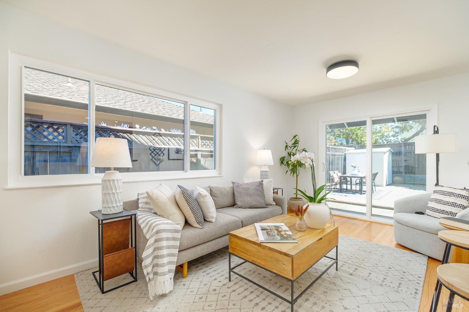 Detail Gallery Image 12 of 38 For 160 Golden Hind Psge, Corte Madera,  CA 94925 - 3 Beds | 2 Baths