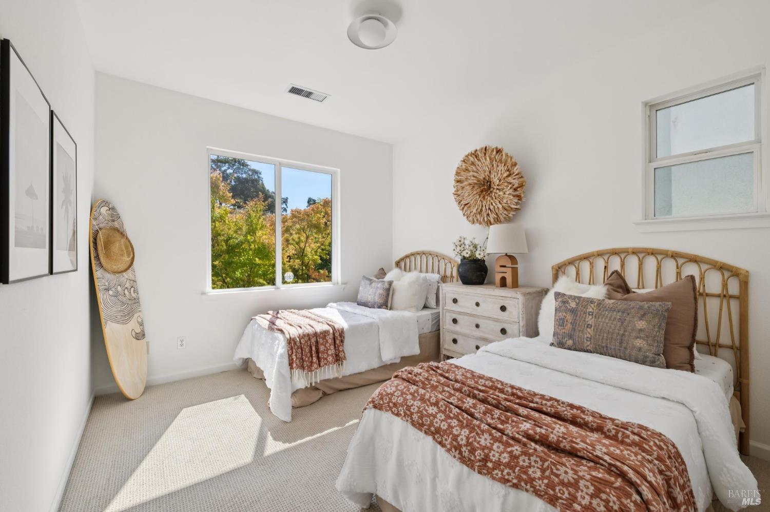 Detail Gallery Image 32 of 52 For 24 Sunny Cove Dr, Novato,  CA 94949 - 5 Beds | 3/1 Baths