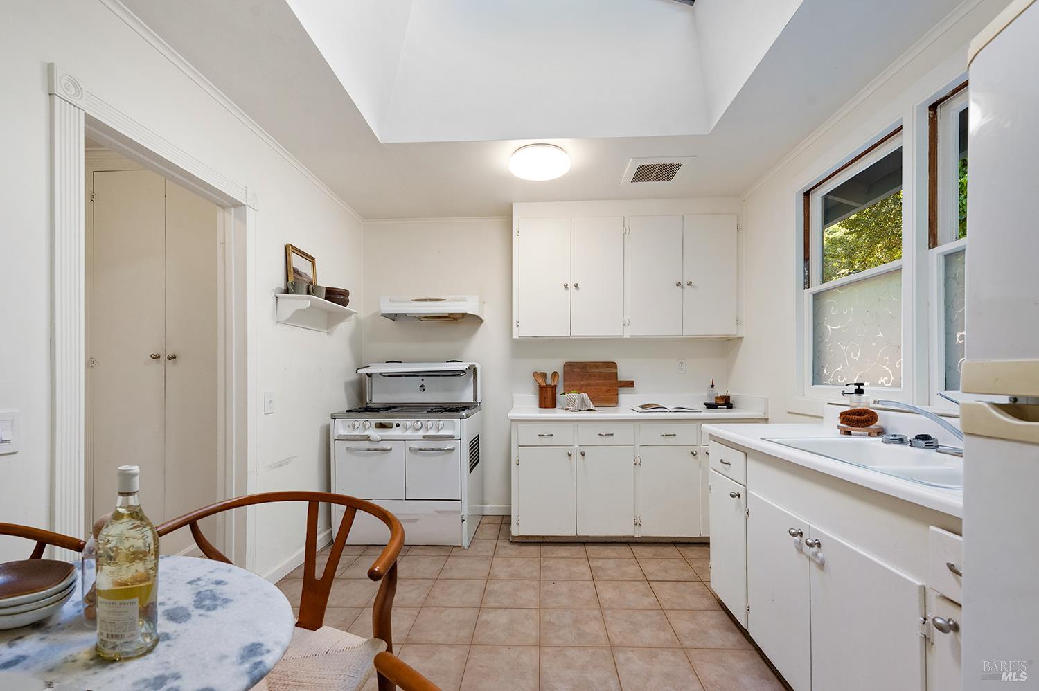 Detail Gallery Image 21 of 48 For 351 N Ferndale Ave, Mill Valley,  CA 94941 - 1 Beds | 1 Baths