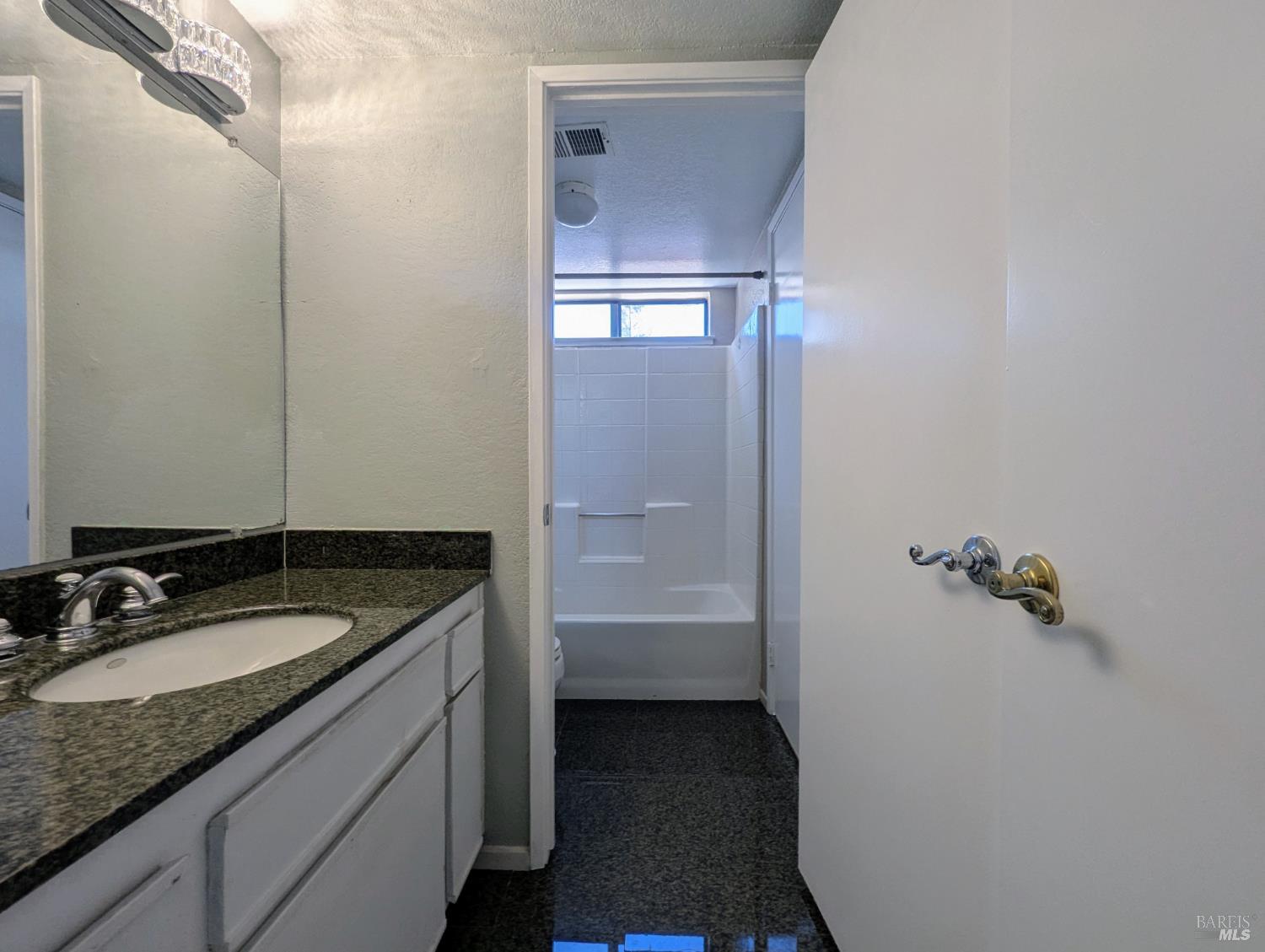 Detail Gallery Image 11 of 38 For 138 Compass Ct, Vallejo,  CA 94590 - 2 Beds | 1 Baths