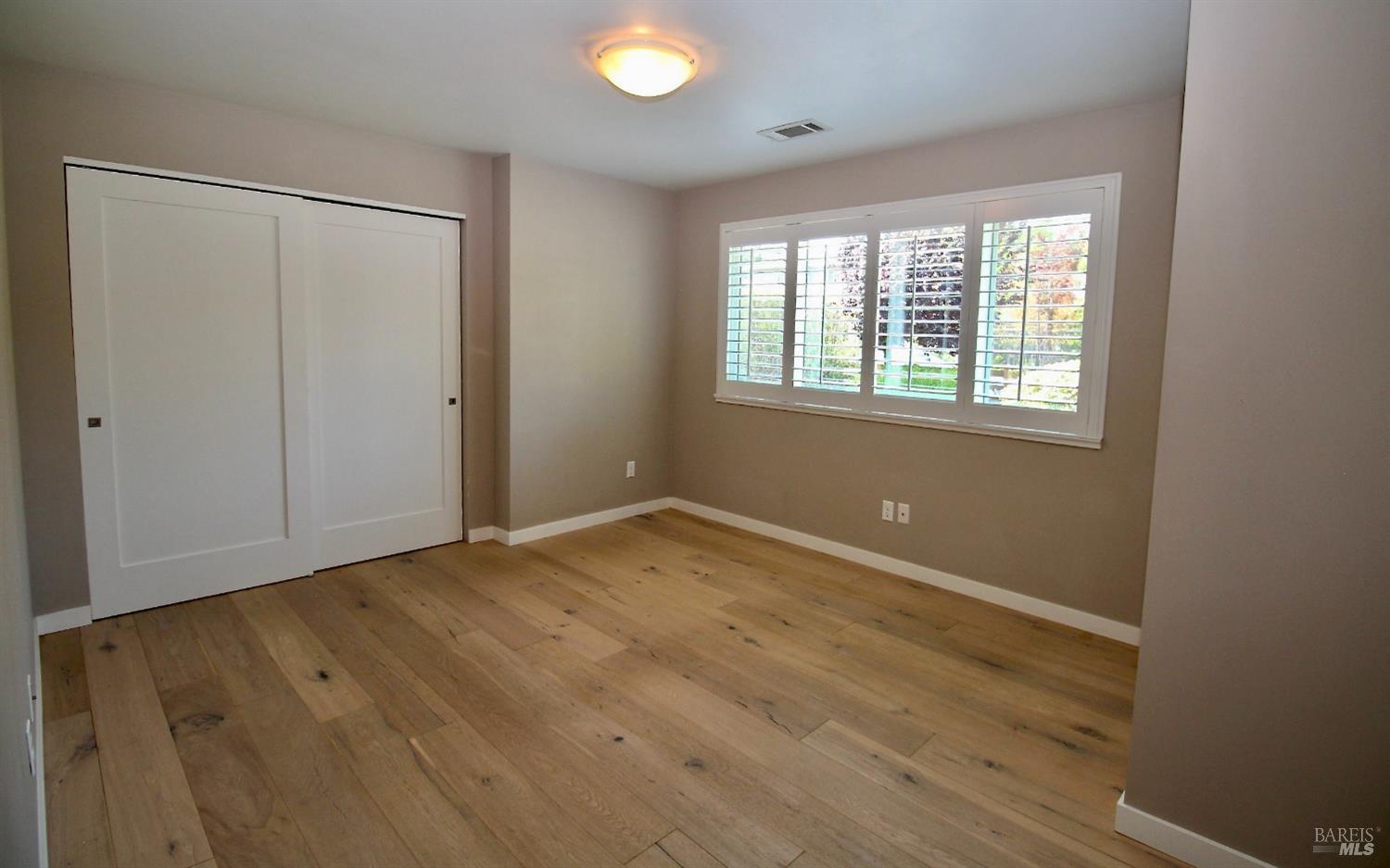 Detail Gallery Image 7 of 18 For 6 Juno Rd, Tiburon,  CA 94920 - 4 Beds | 2 Baths