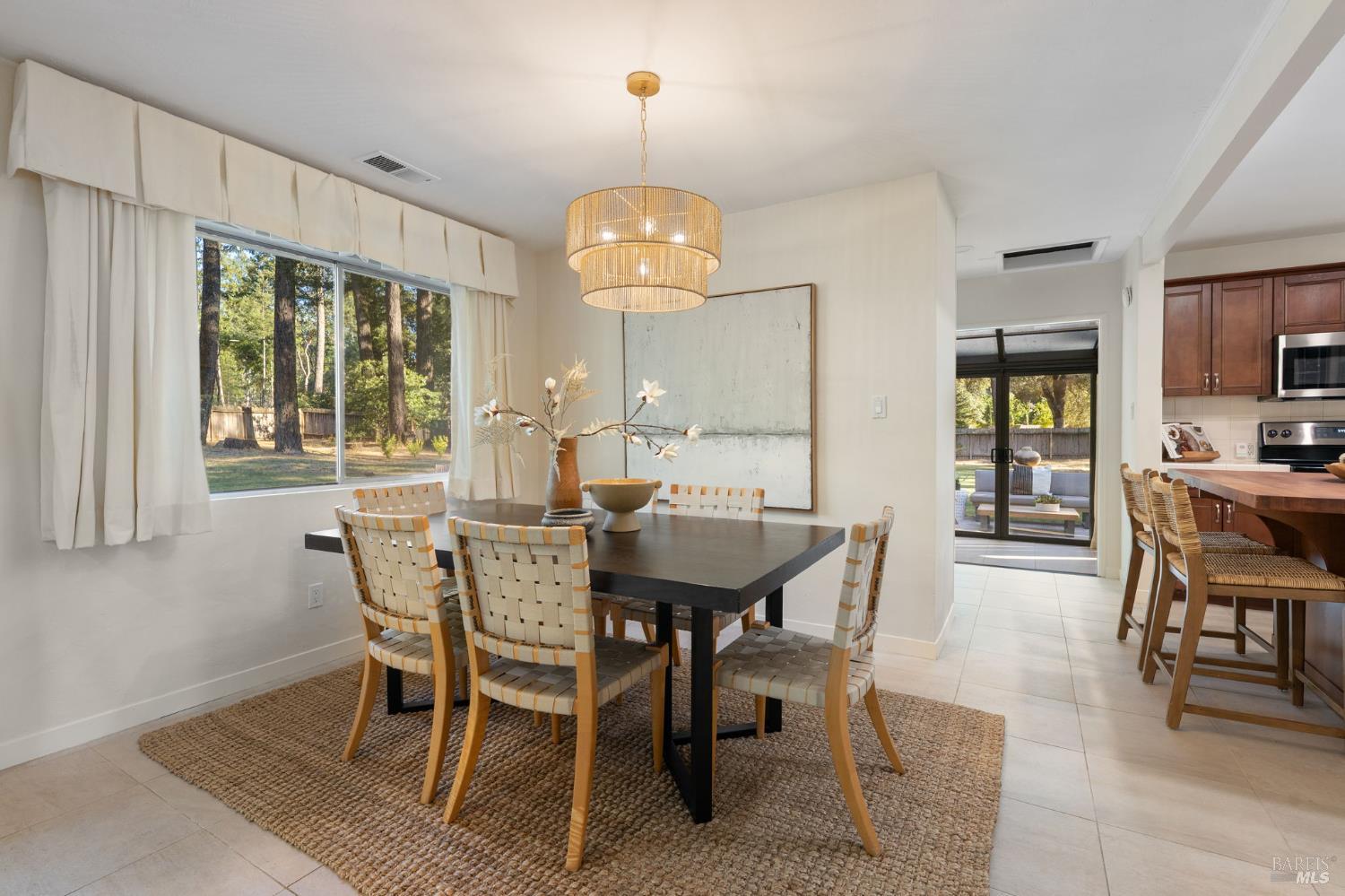 Detail Gallery Image 11 of 41 For 1050 White Cottage Rd, Angwin,  CA 94508 - 3 Beds | 2/1 Baths