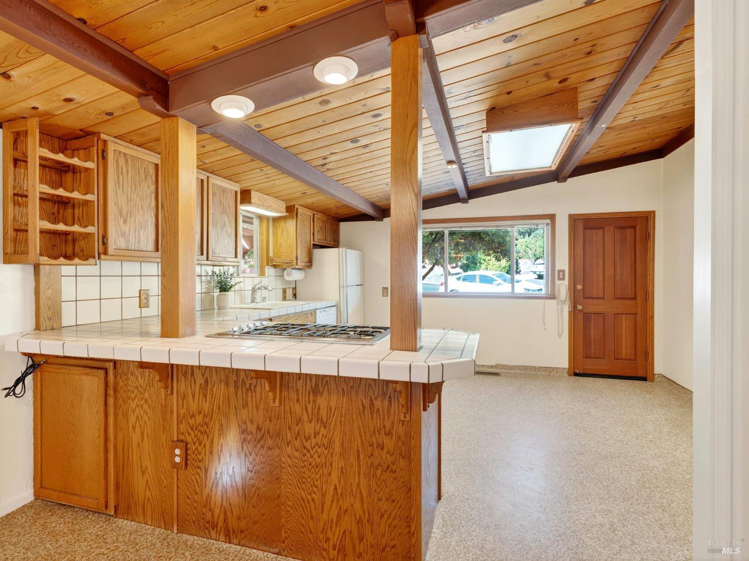 Detail Gallery Image 10 of 40 For 810 Mendocino Dr, Ukiah,  CA 95482 - 4 Beds | 2 Baths