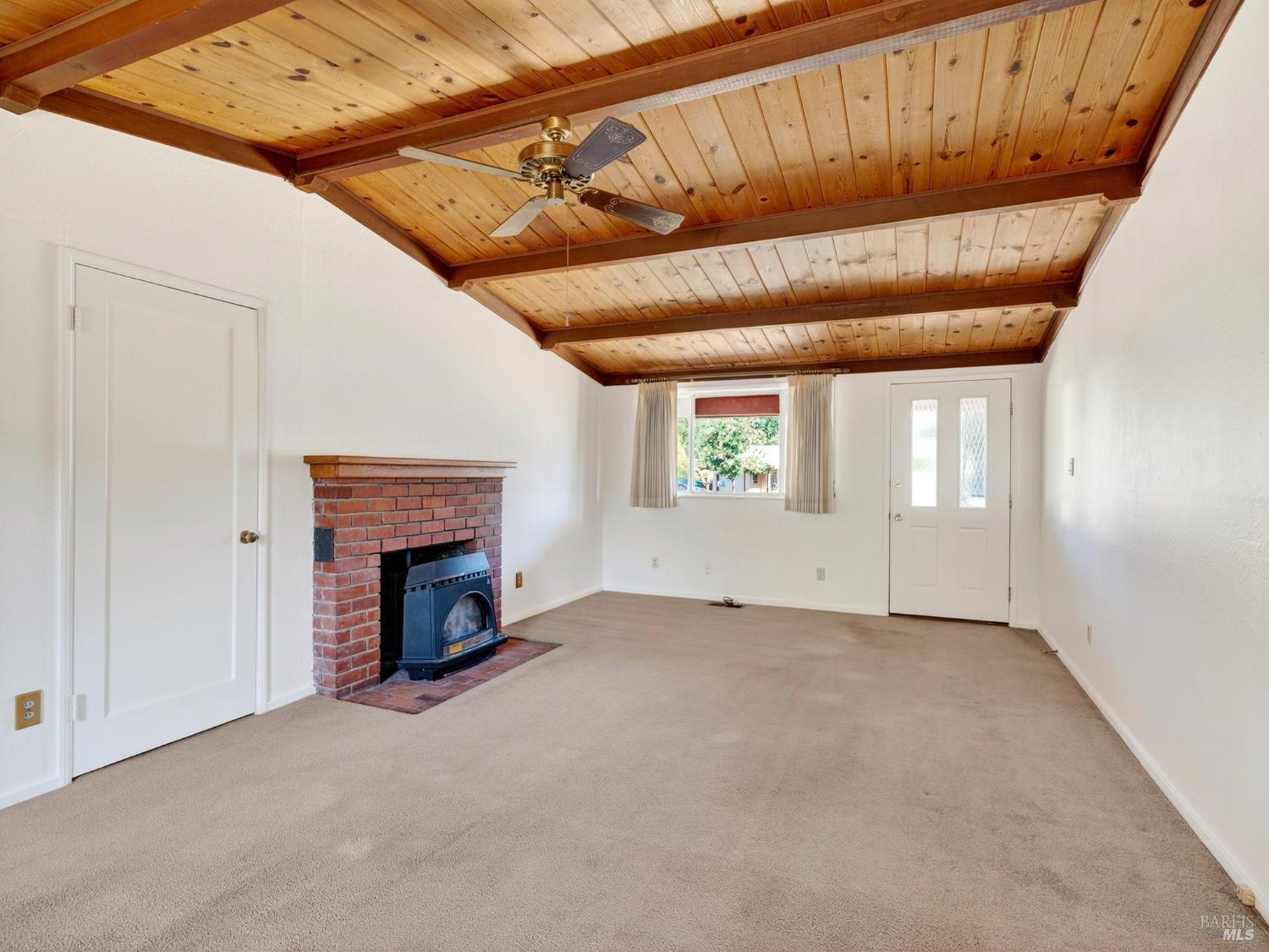 Detail Gallery Image 6 of 40 For 810 Mendocino Dr, Ukiah,  CA 95482 - 4 Beds | 2 Baths