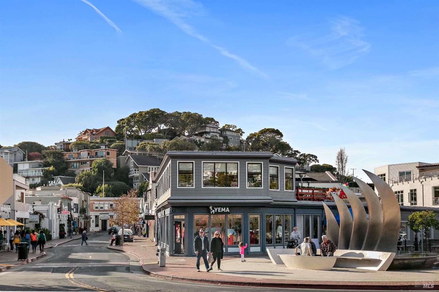 Detail Gallery Image 39 of 47 For 84 Eastview Ave, Tiburon,  CA 94920 - 3 Beds | 2/1 Baths