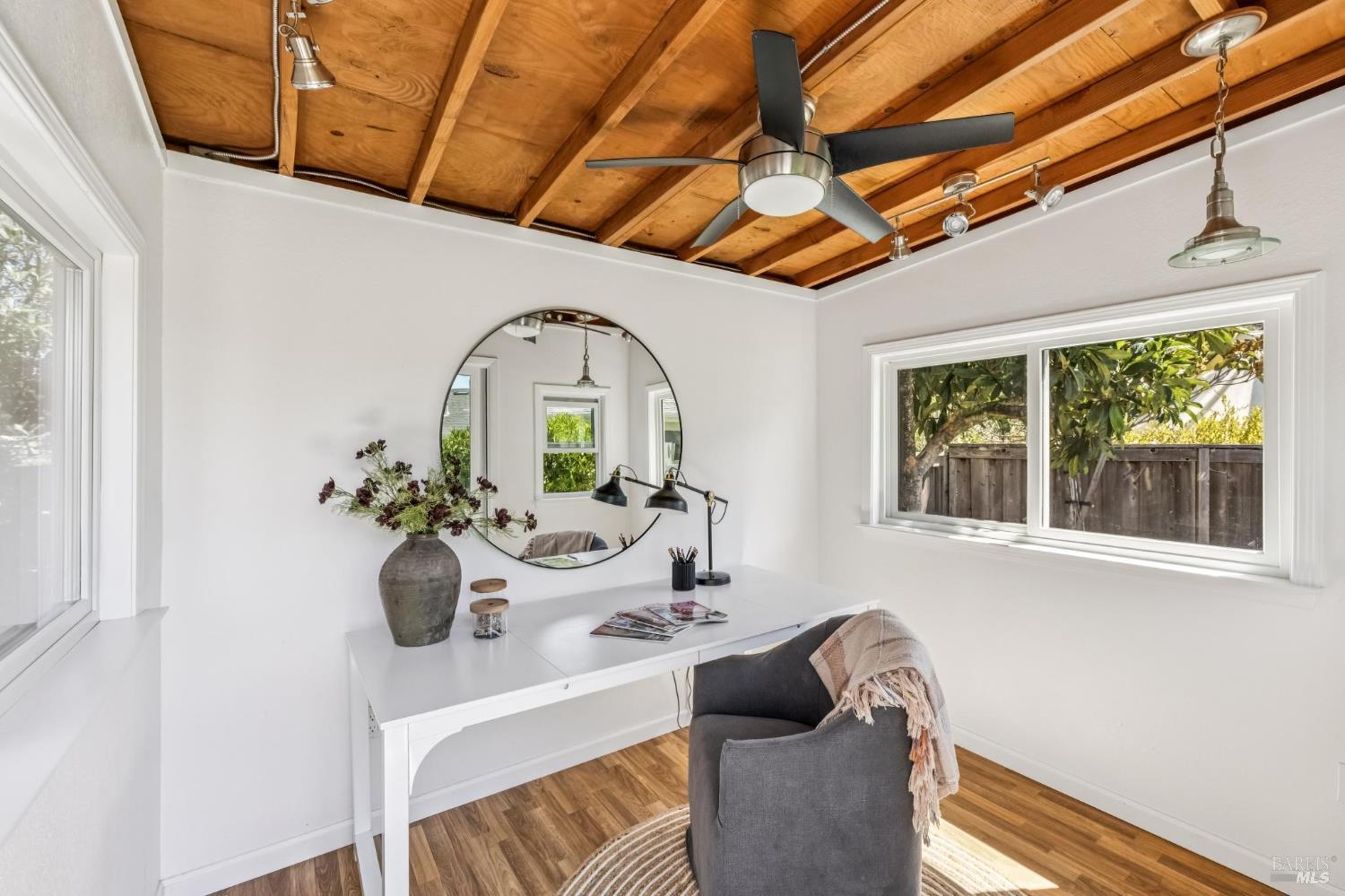 Detail Gallery Image 40 of 46 For 296 Elvia Ct, San Rafael,  CA 94903 - 3 Beds | 2 Baths