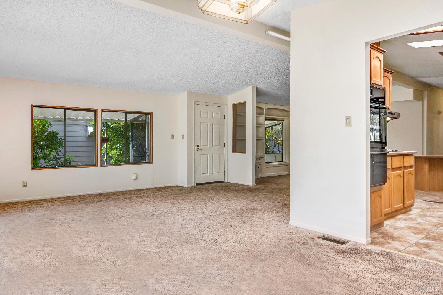 Detail Gallery Image 8 of 21 For 53 Guadalajara Dr, Sonoma,  CA 95476 - 2 Beds | 2 Baths
