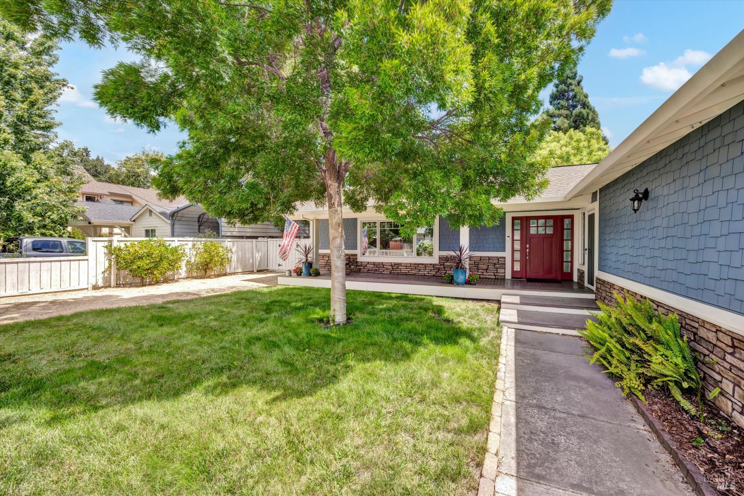 Detail Gallery Image 11 of 38 For 1018 Easum Dr, Napa,  CA 94558 - 3 Beds | 2 Baths