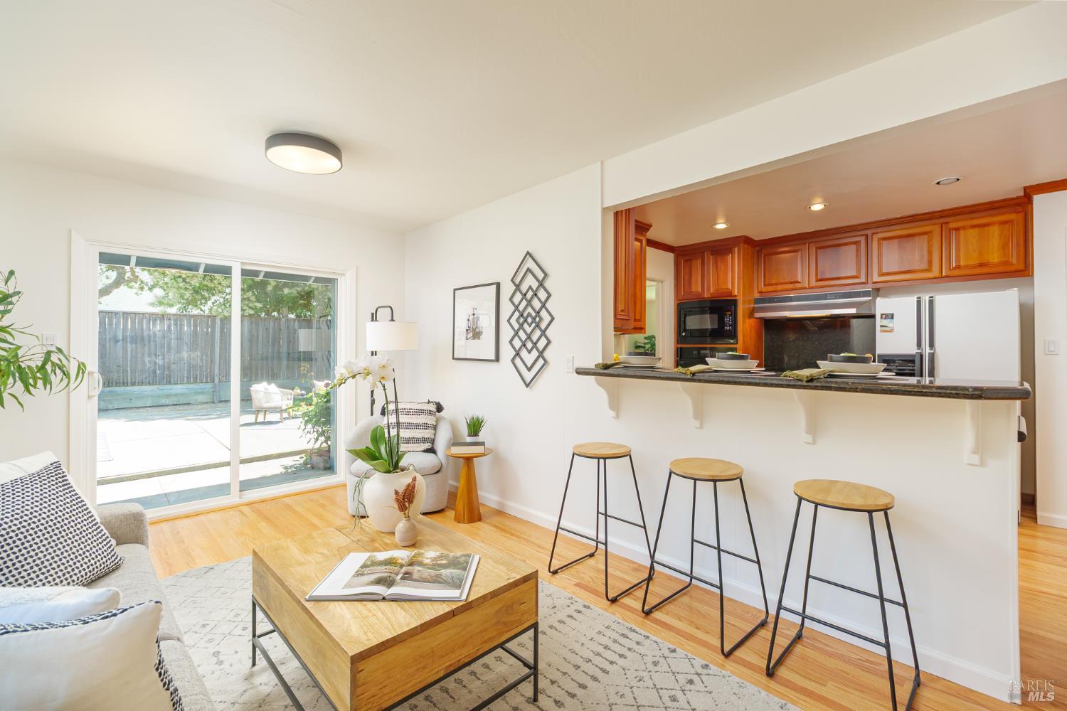 Detail Gallery Image 13 of 38 For 160 Golden Hind Psge, Corte Madera,  CA 94925 - 3 Beds | 2 Baths