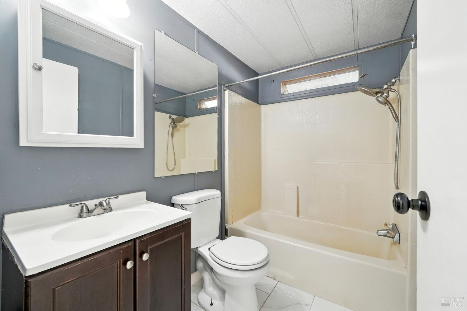 Detail Gallery Image 17 of 27 For 420 Sandstone Dr, Vallejo,  CA 94589 - 3 Beds | 2 Baths