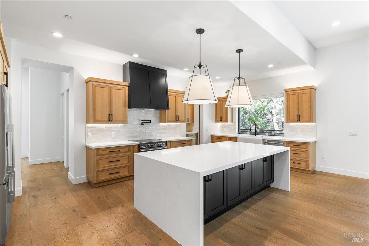 Detail Gallery Image 14 of 59 For 794 Los Olivos Rd, Santa Rosa,  CA 95404 - 4 Beds | 3/1 Baths