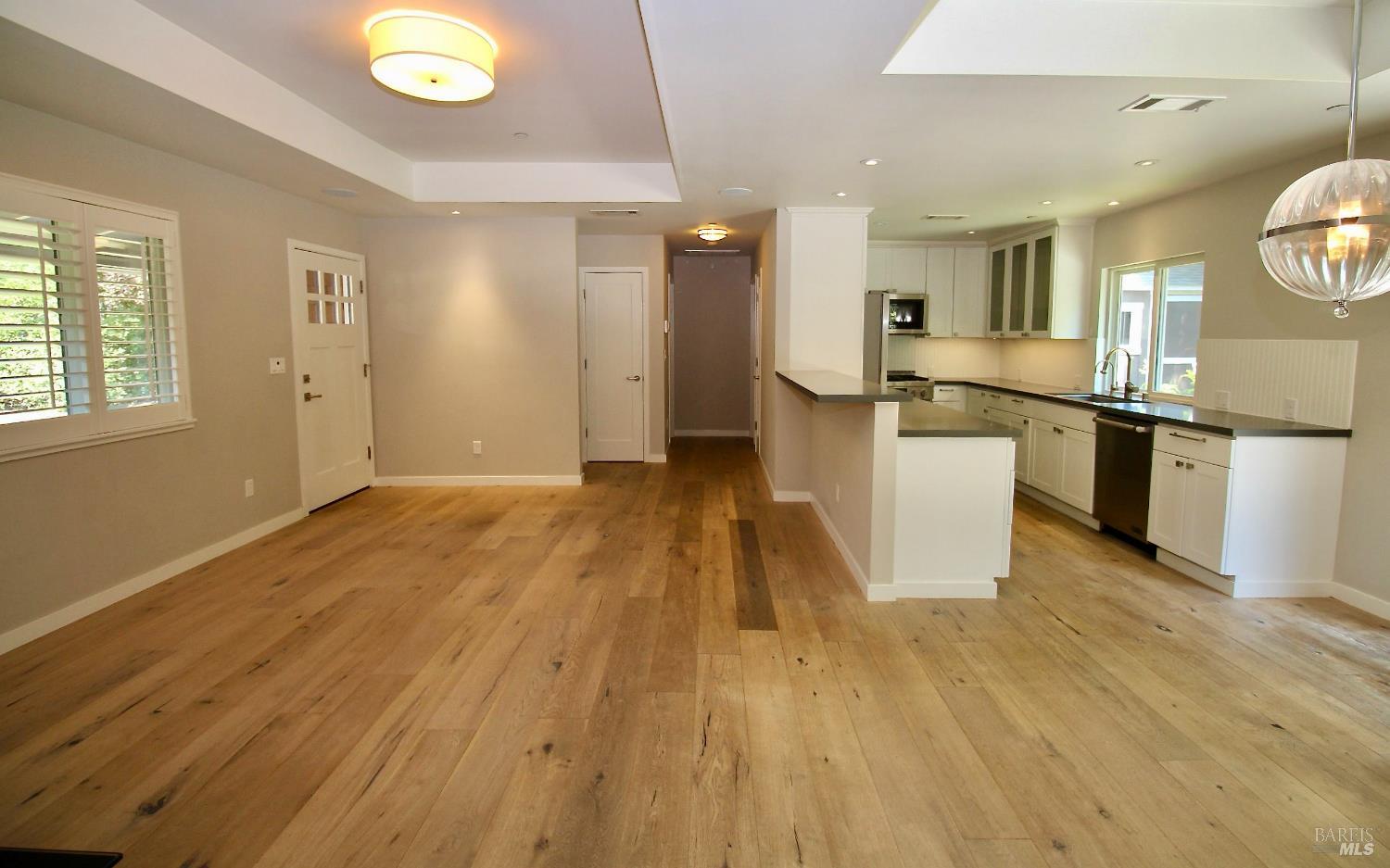 Detail Gallery Image 6 of 18 For 6 Juno Rd, Tiburon,  CA 94920 - 4 Beds | 2 Baths