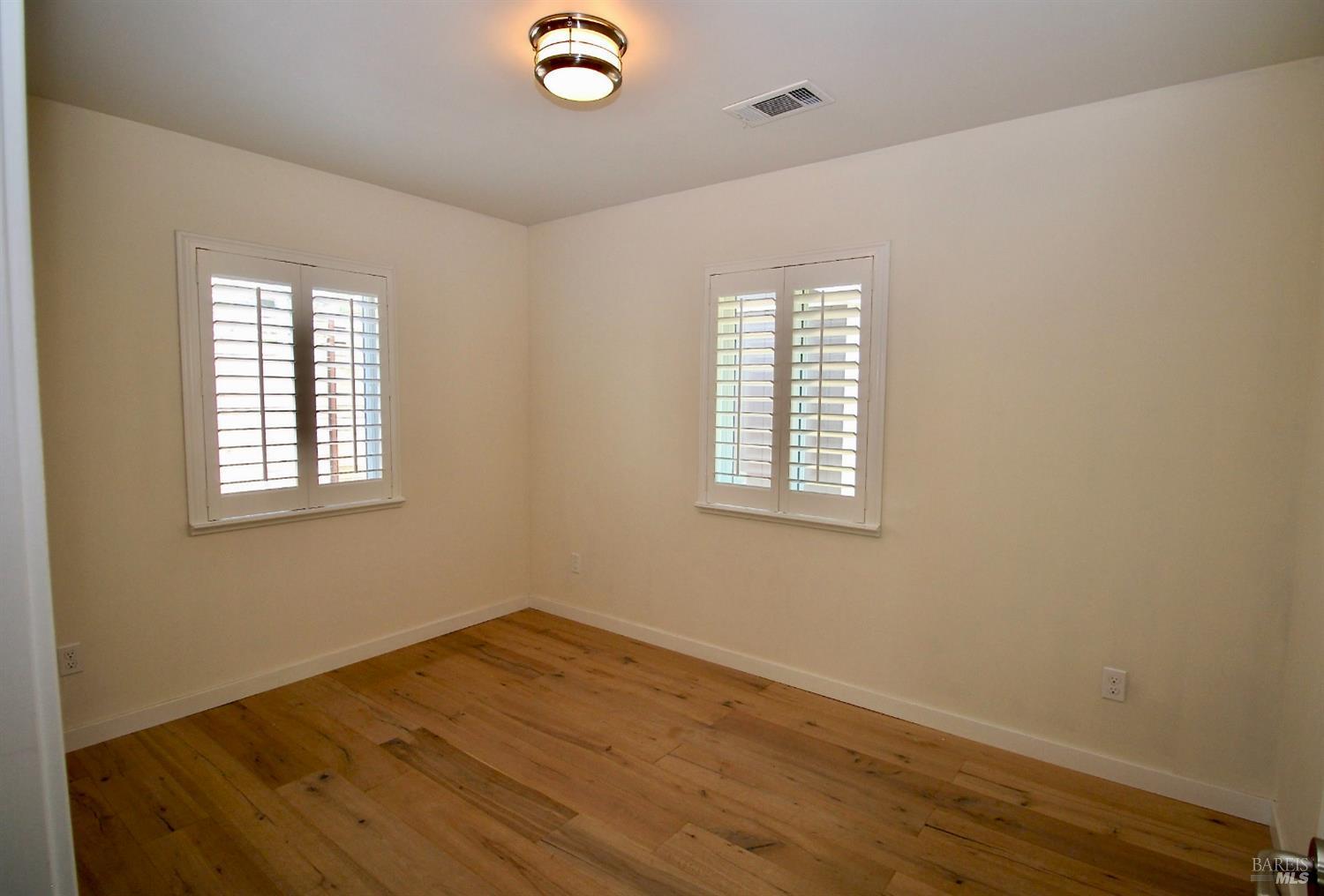 Detail Gallery Image 16 of 18 For 6 Juno Rd, Tiburon,  CA 94920 - 4 Beds | 2 Baths