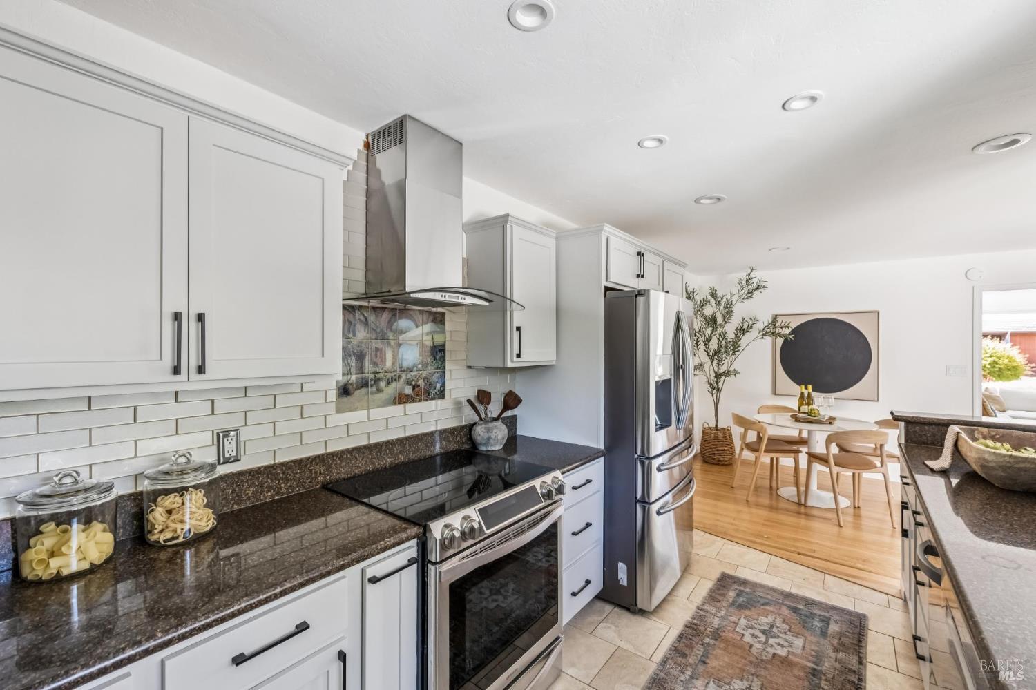 Detail Gallery Image 15 of 46 For 296 Elvia Ct, San Rafael,  CA 94903 - 3 Beds | 2 Baths