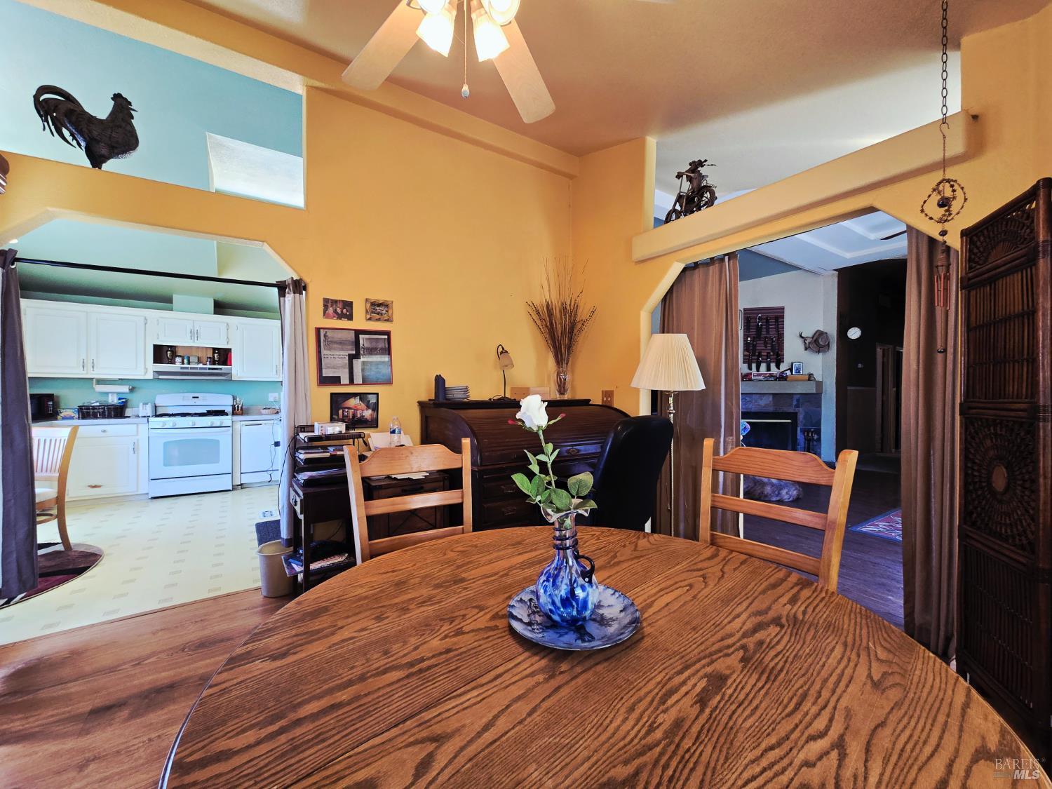 Detail Gallery Image 11 of 32 For 2110 Fern Canyon Rd, Ukiah,  CA 95482 - 3 Beds | 2 Baths