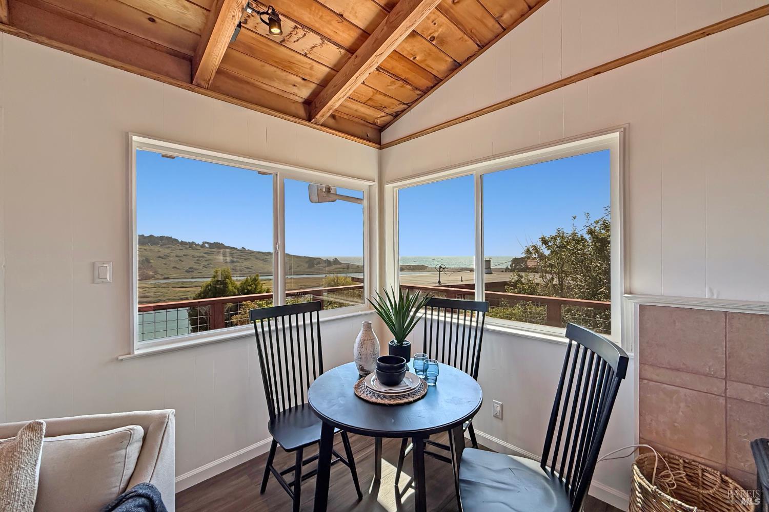 Detail Gallery Image 14 of 61 For 10701 Hereford Dr, Jenner,  CA 95450 - 2 Beds | 1 Baths