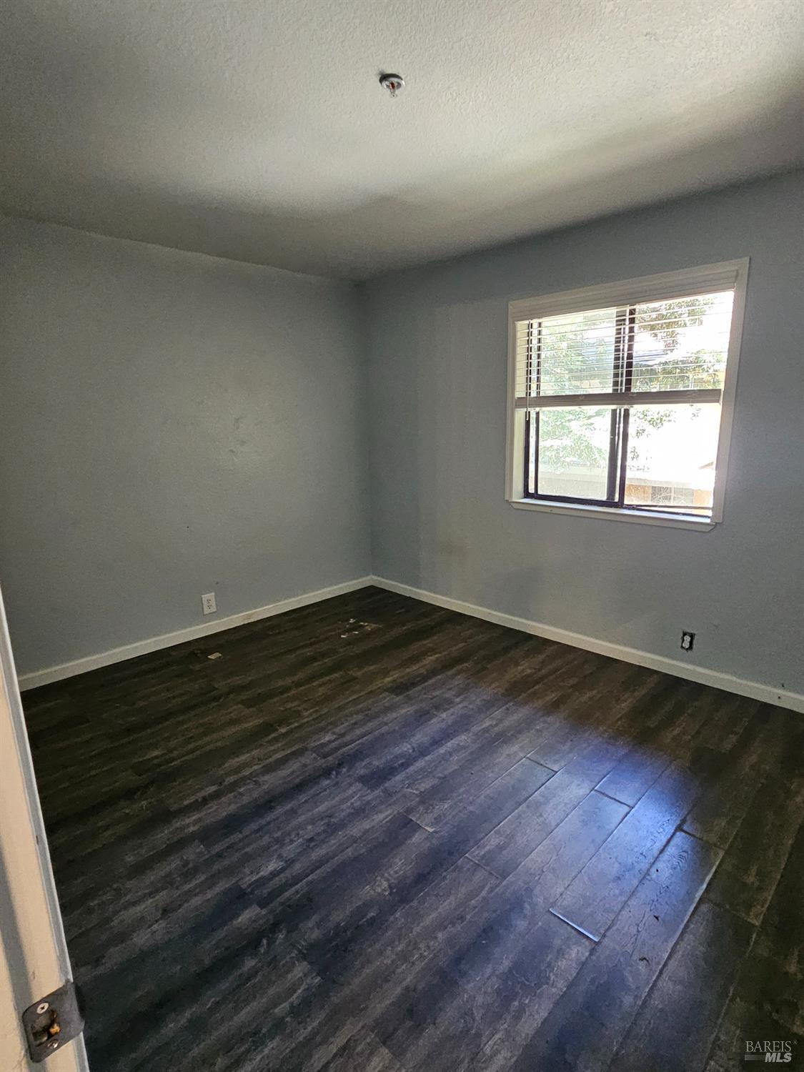 Detail Gallery Image 9 of 18 For 690 Arcadia Dr, Vacaville,  CA 95687 - 2 Beds | 1 Baths