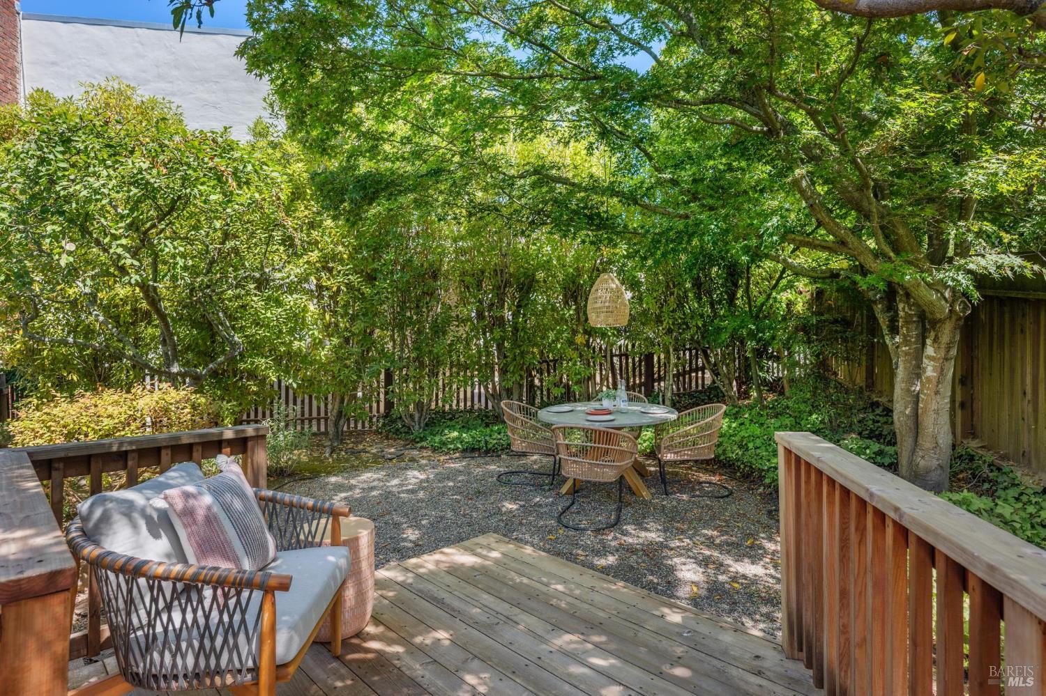 Detail Gallery Image 19 of 38 For 224 Elm Ave, Mill Valley,  CA 94941 - 2 Beds | 1 Baths