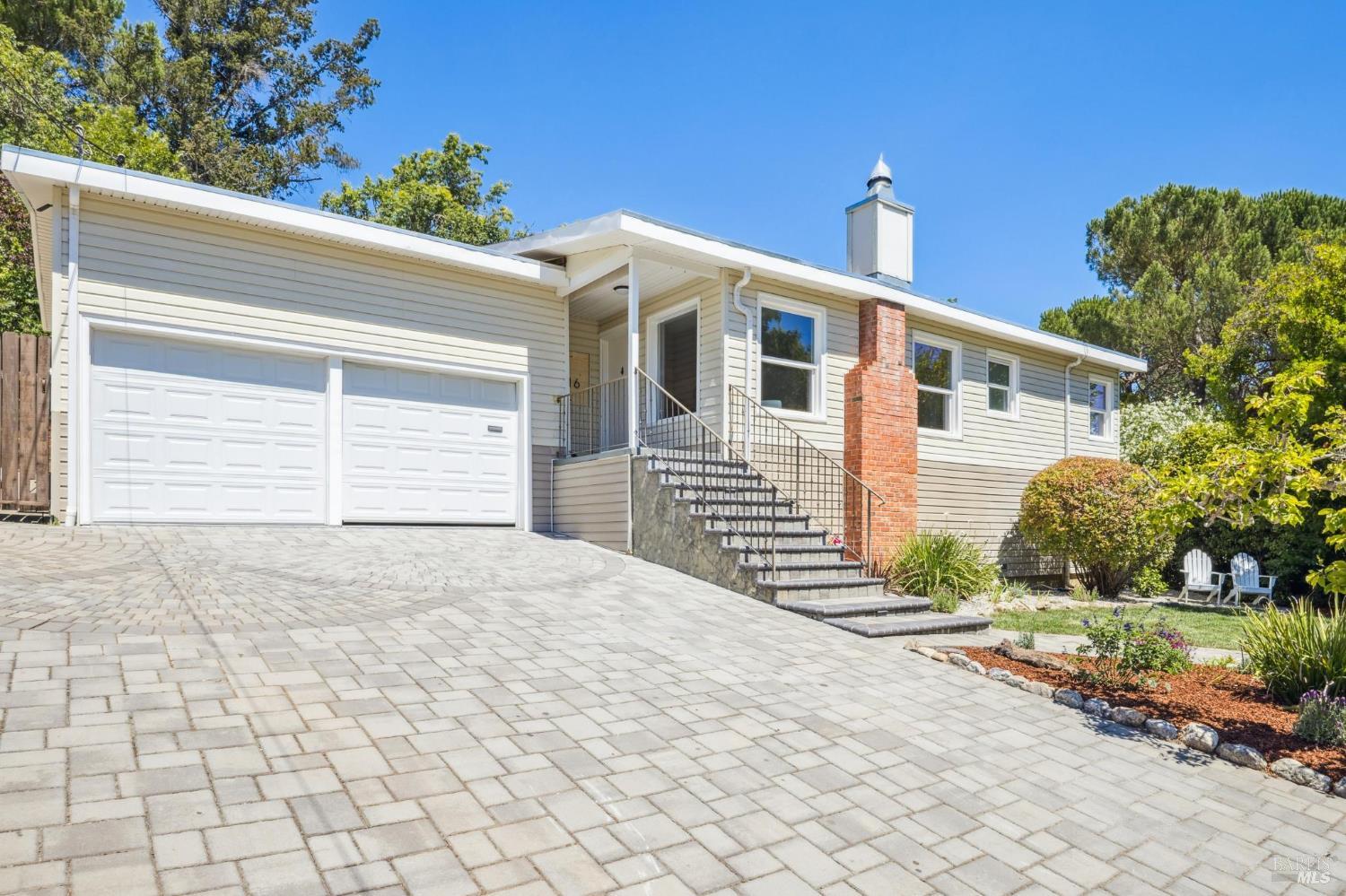 Detail Gallery Image 2 of 41 For 16 Marion Ct, Novato,  CA 94945 - 3 Beds | 1 Baths