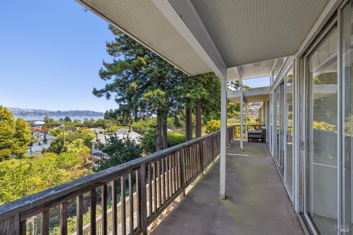 Detail Gallery Image 9 of 11 For 138 Buchanan Dr, Sausalito,  CA 94965 - – Beds | – Baths