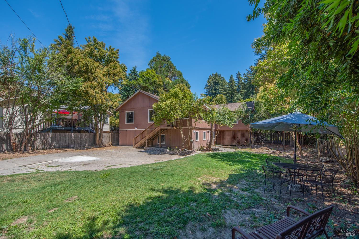 Detail Gallery Image 1 of 25 For 10671 Forest Hills Rd, Forestville,  CA 95436 - 3 Beds | 2 Baths