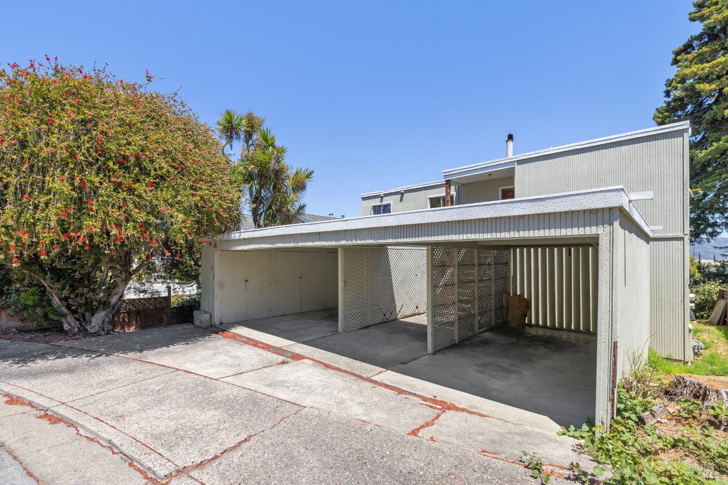 Detail Gallery Image 3 of 11 For 138 Buchanan Dr, Sausalito,  CA 94965 - – Beds | – Baths