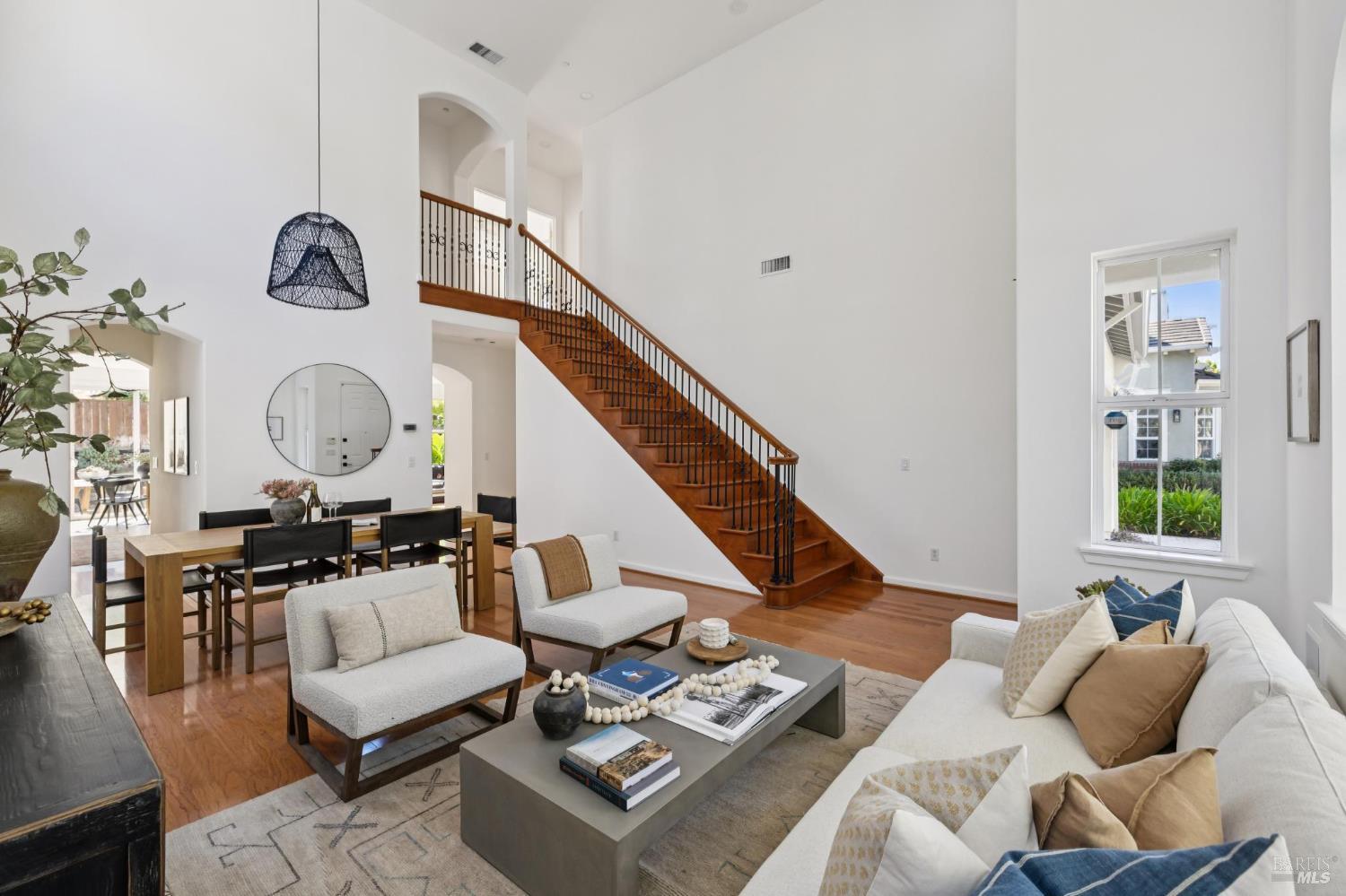 Detail Gallery Image 7 of 52 For 24 Sunny Cove Dr, Novato,  CA 94949 - 5 Beds | 3/1 Baths