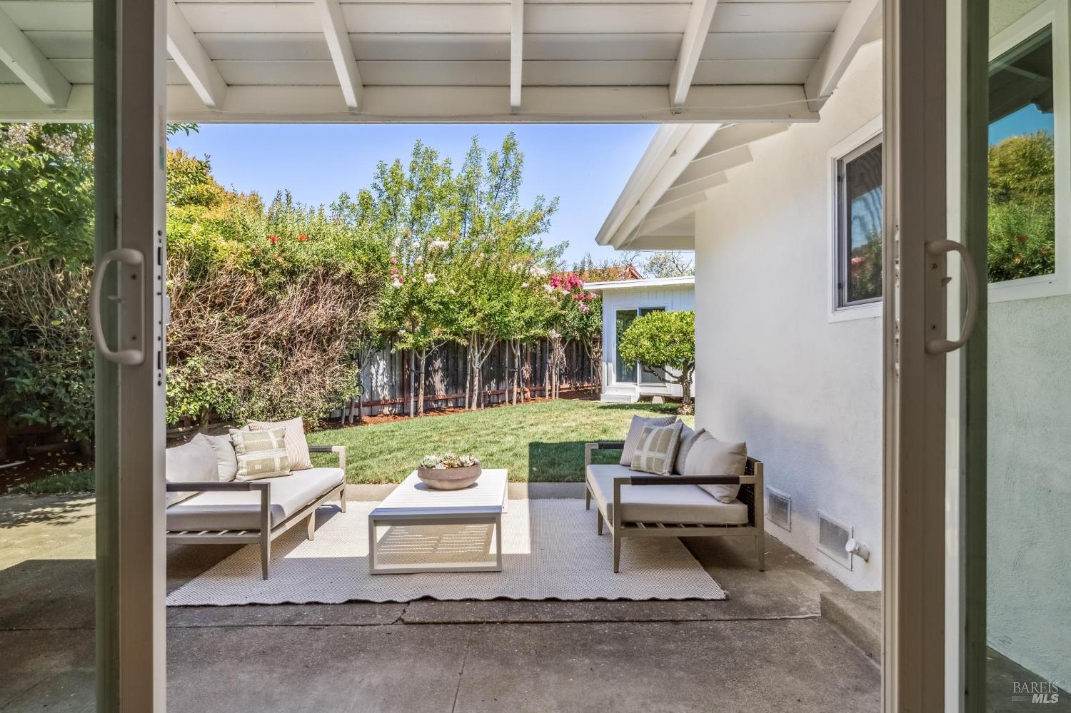 Detail Gallery Image 32 of 46 For 296 Elvia Ct, San Rafael,  CA 94903 - 3 Beds | 2 Baths
