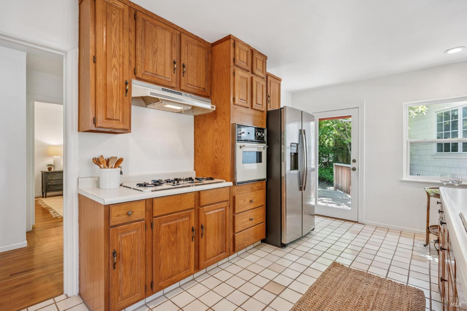Detail Gallery Image 15 of 38 For 224 Elm Ave, Mill Valley,  CA 94941 - 2 Beds | 1 Baths