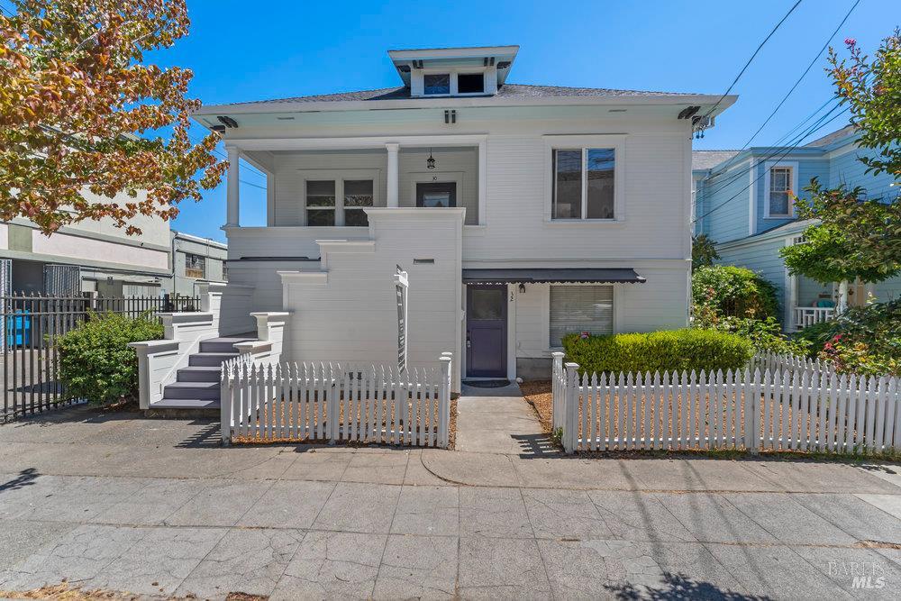 Detail Gallery Image 11 of 78 For 30 Liberty St, Petaluma,  CA 94952 - – Beds | – Baths