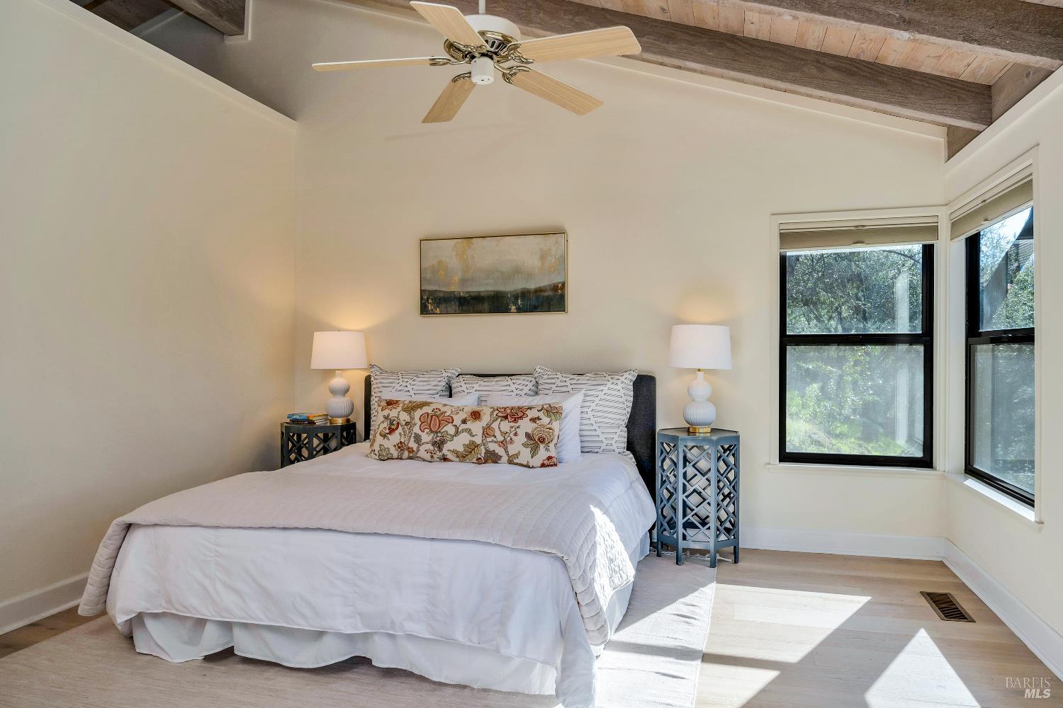 Detail Gallery Image 16 of 21 For 522 Meadowood Ln, Saint Helena,  CA 94574 - 2 Beds | 3 Baths
