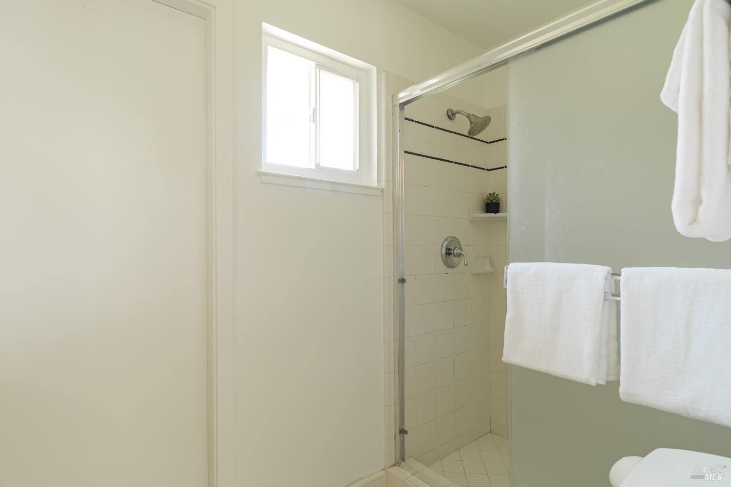Detail Gallery Image 19 of 38 For 160 Golden Hind Psge, Corte Madera,  CA 94925 - 3 Beds | 2 Baths
