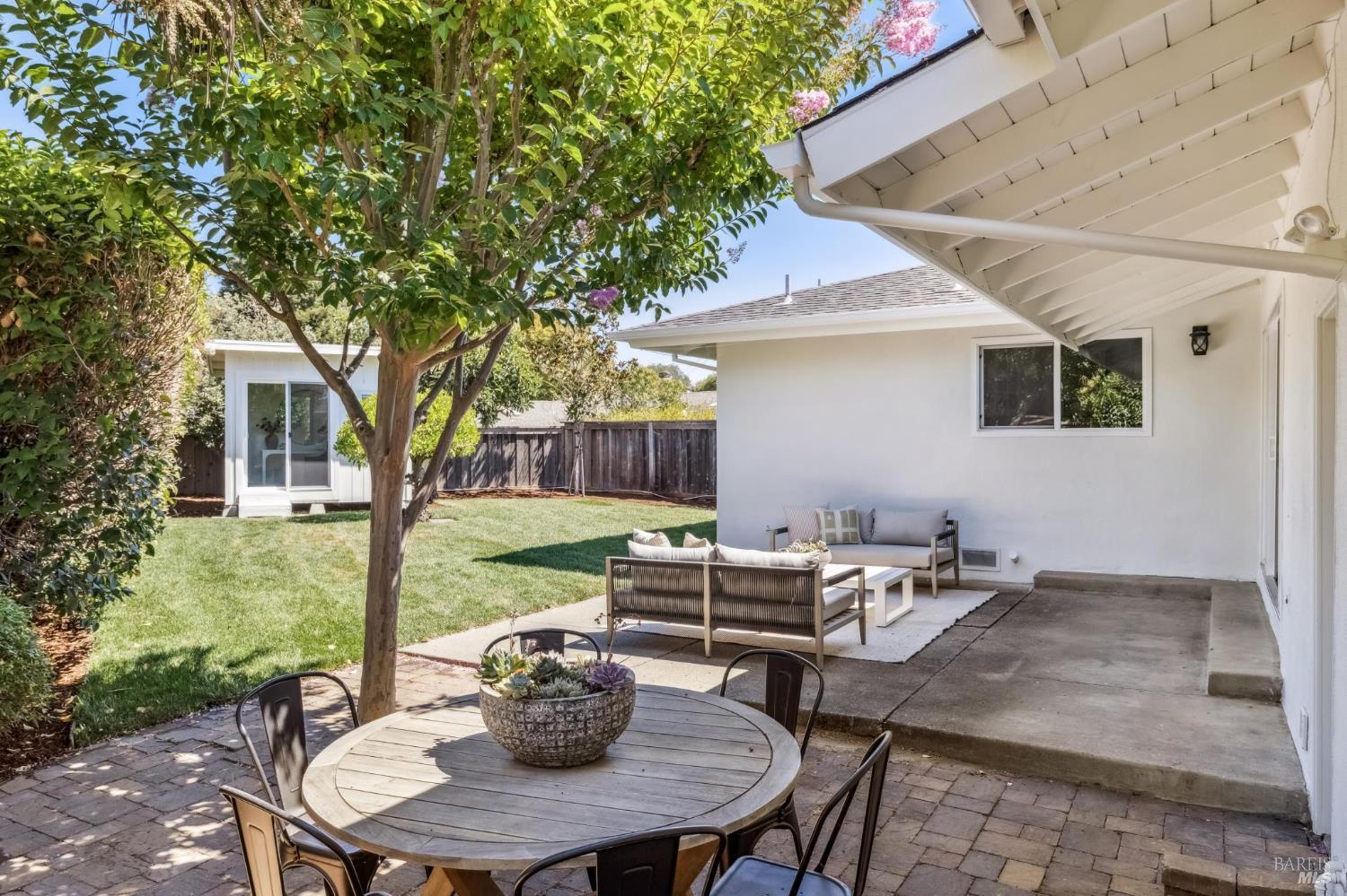Detail Gallery Image 34 of 46 For 296 Elvia Ct, San Rafael,  CA 94903 - 3 Beds | 2 Baths