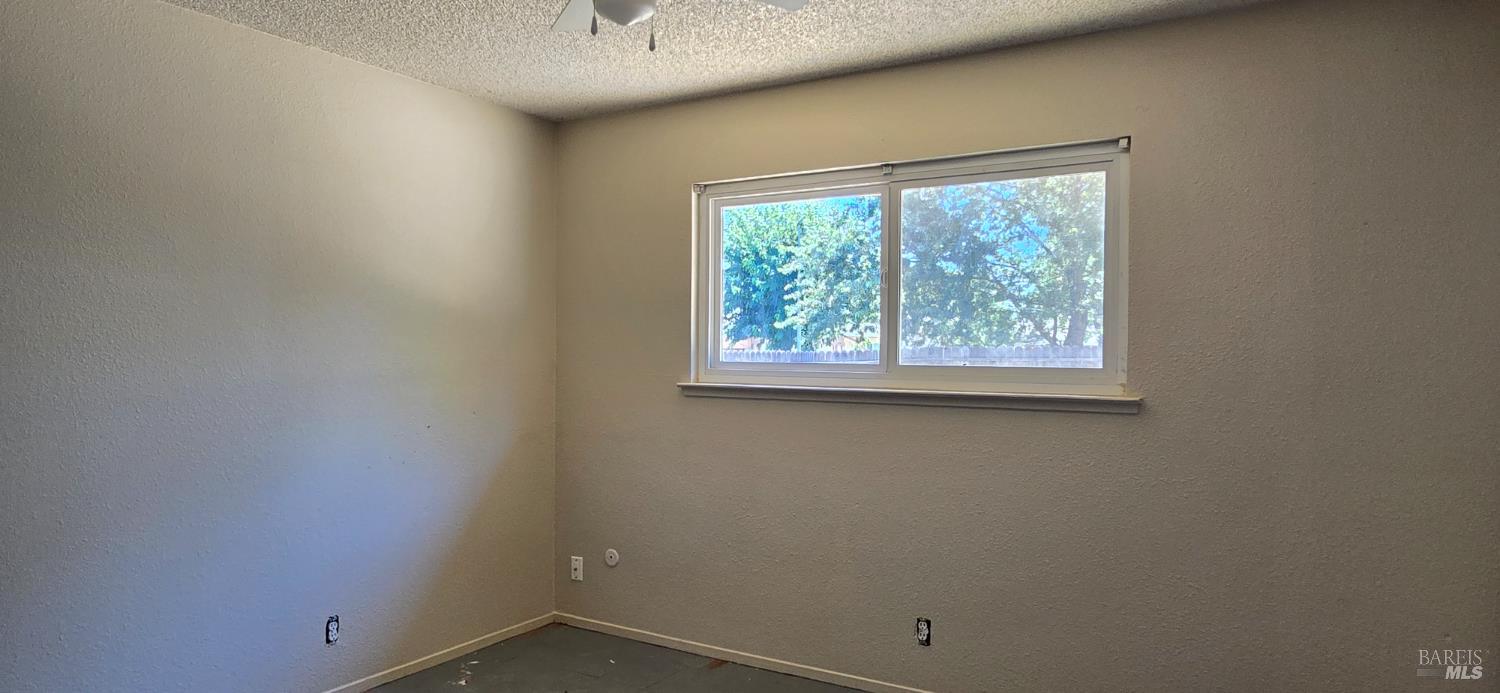 Detail Gallery Image 11 of 13 For 1296 Balsam Way, Vacaville,  CA 95687 - 3 Beds | 1 Baths