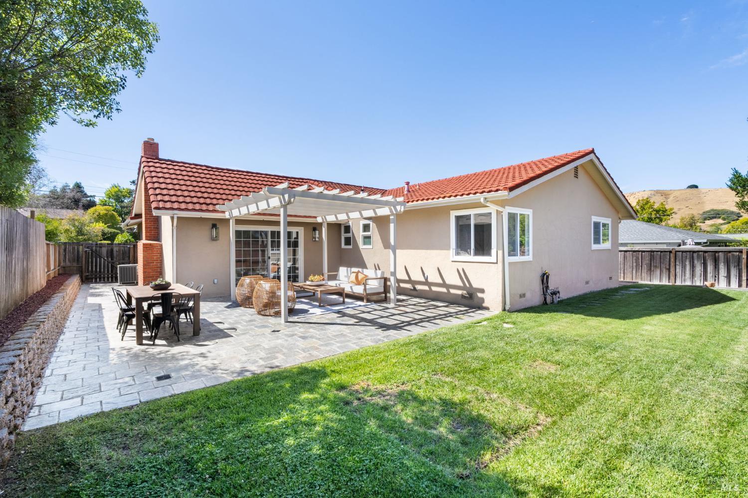 Detail Gallery Image 27 of 27 For 535 Tamarack Dr, San Rafael,  CA 94903 - 3 Beds | 2 Baths