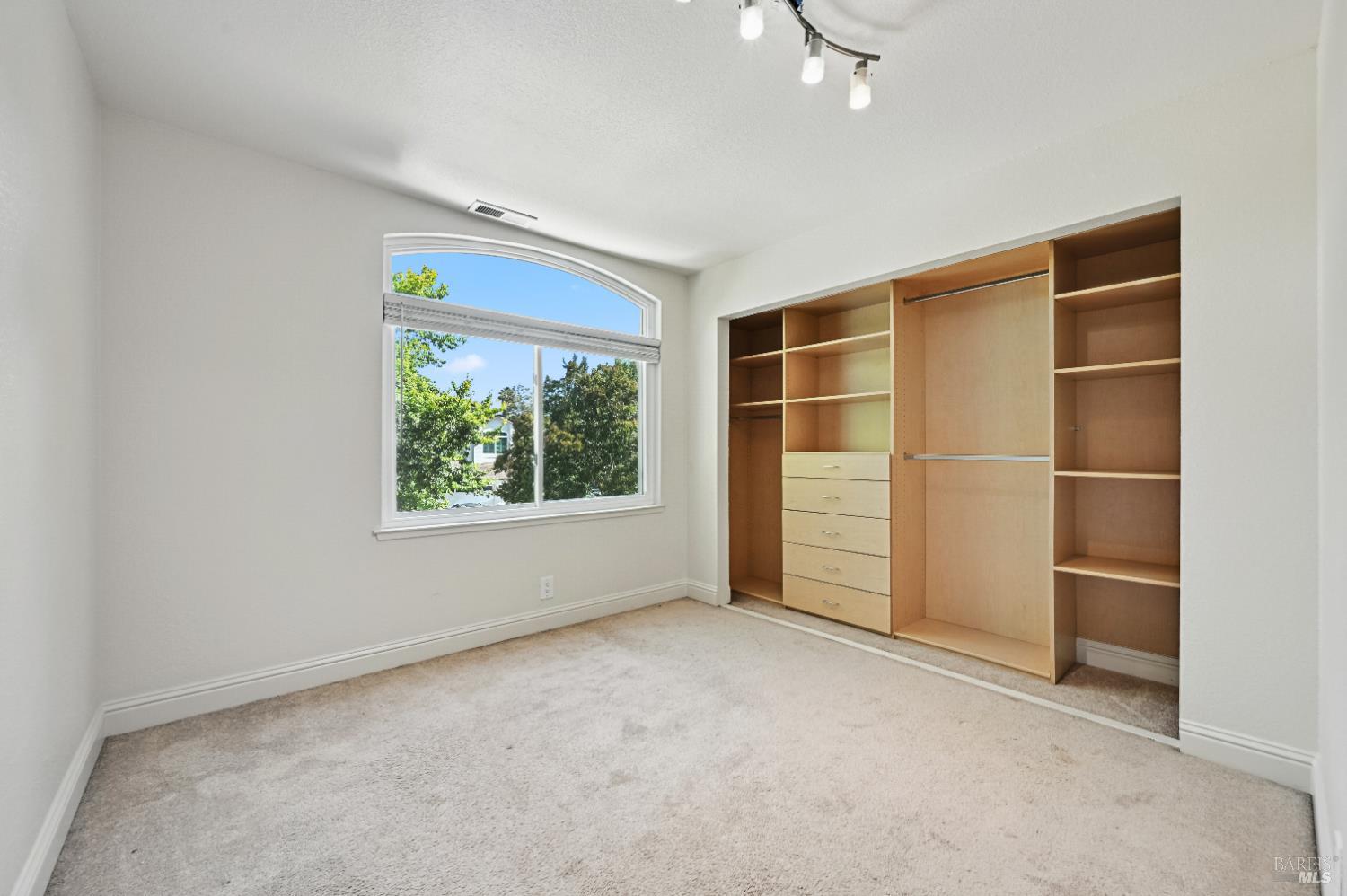 Detail Gallery Image 26 of 34 For 9472 Wellington Cir, Windsor,  CA 95492 - 4 Beds | 2/1 Baths