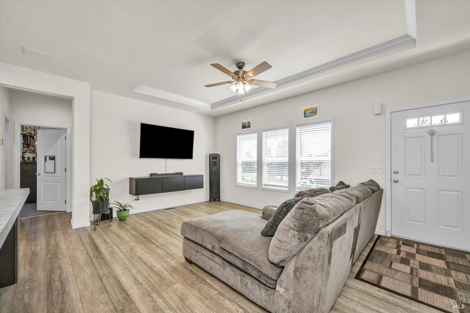 Detail Gallery Image 3 of 22 For 9447 Angelly Way, Cobb,  CA 95426 - 3 Beds | 2 Baths