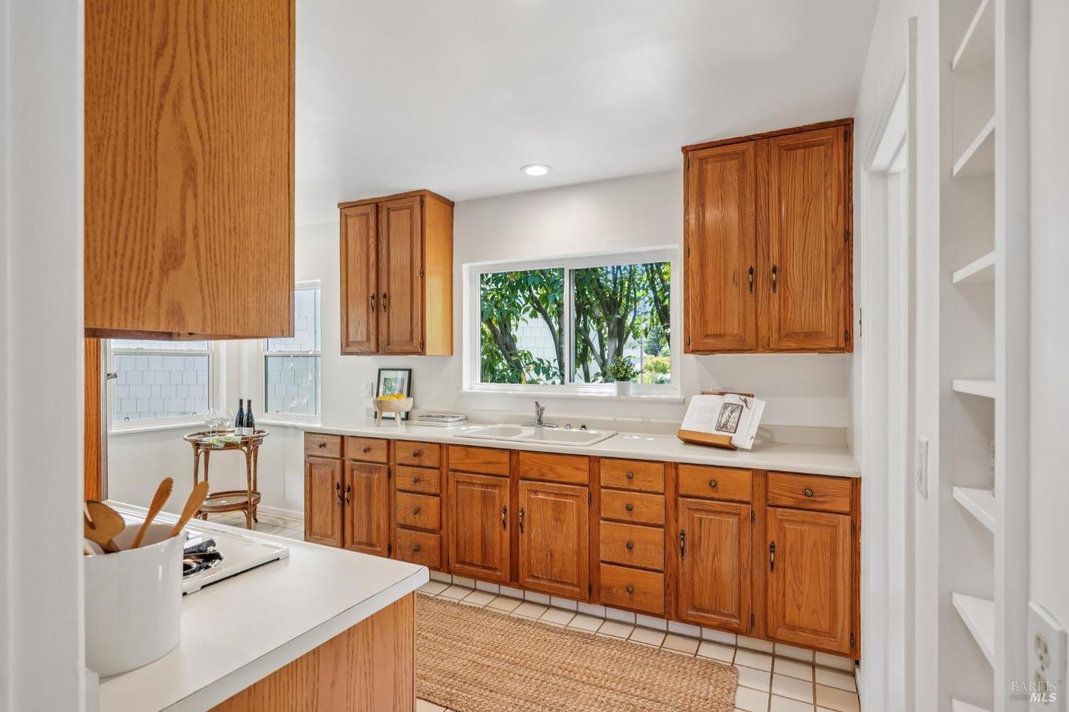 Detail Gallery Image 12 of 38 For 224 Elm Ave, Mill Valley,  CA 94941 - 2 Beds | 1 Baths