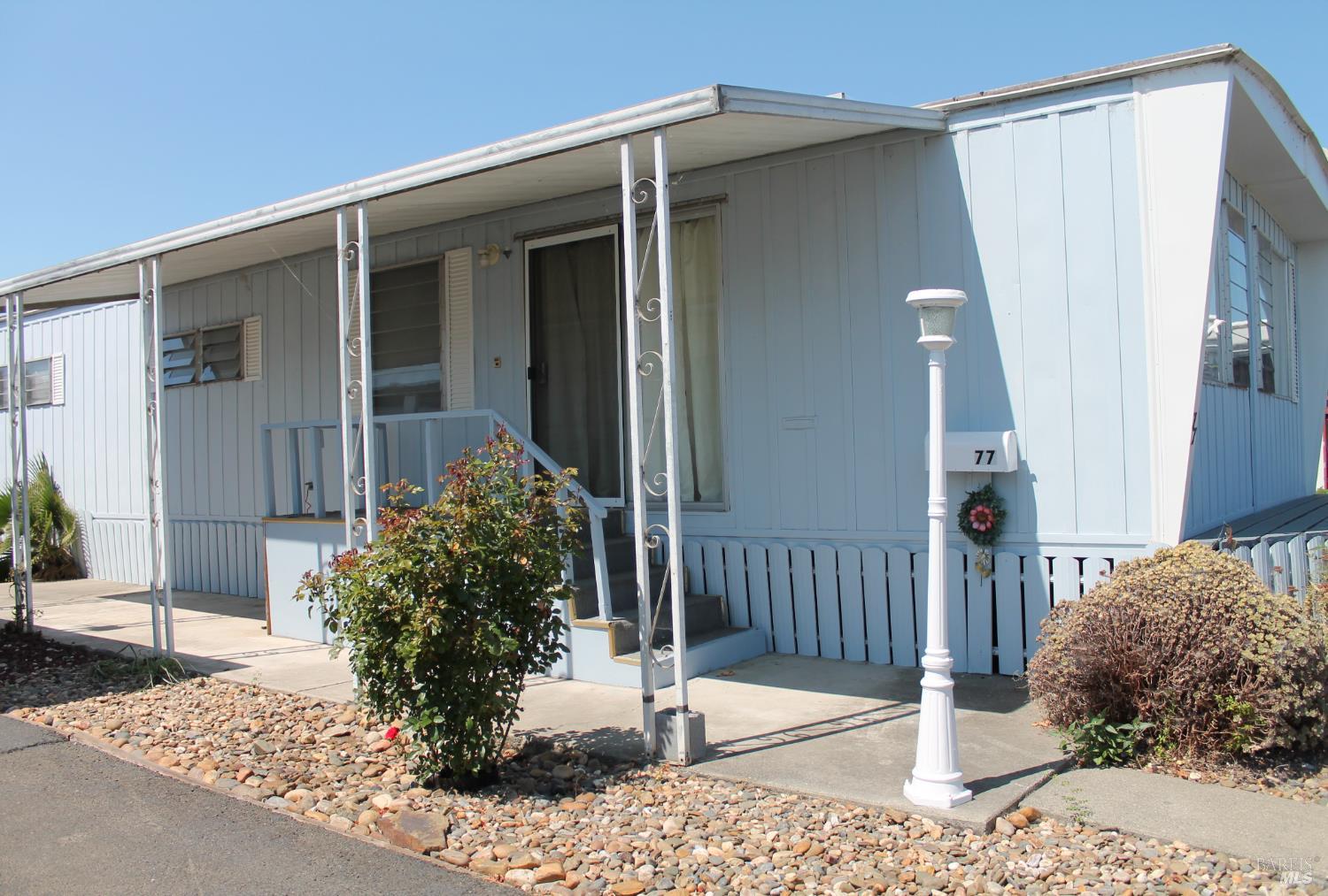 Detail Gallery Image 2 of 7 For 77 Heliotrope St, Vallejo,  CA 94589 - 2 Beds | 2 Baths