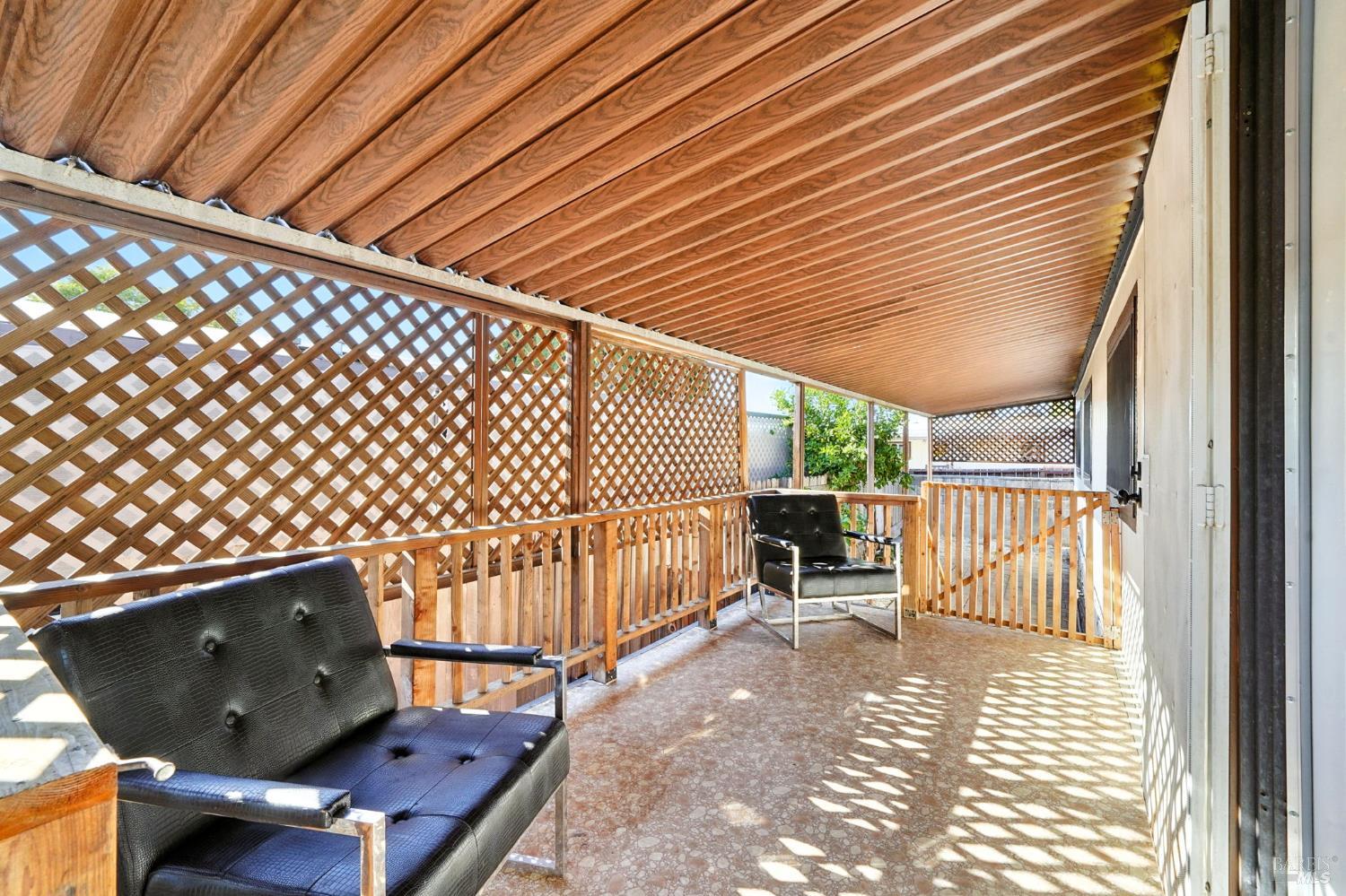 Detail Gallery Image 4 of 27 For 420 Sandstone Dr, Vallejo,  CA 94589 - 3 Beds | 2 Baths